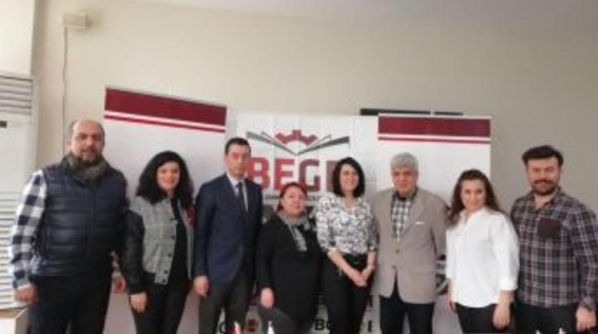 Begd&rsquo;de Bayrak Değişimi