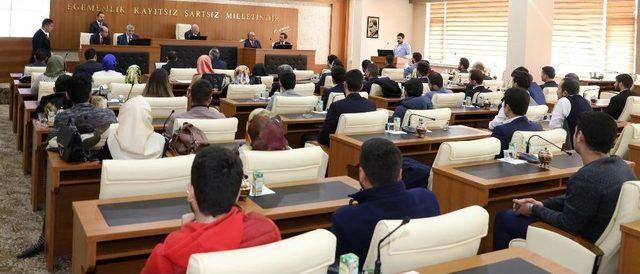 Sekmen: "gen&ccedil;lik T&uuml;rkiye&rsquo;nin &Ouml;znesidir" 1