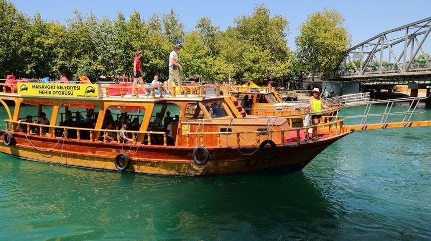 Manavgat&rsquo;ta &Uuml;cretsiz &ldquo;nehir Otob&uuml;s&uuml;&rdquo; Seferleri Başladı