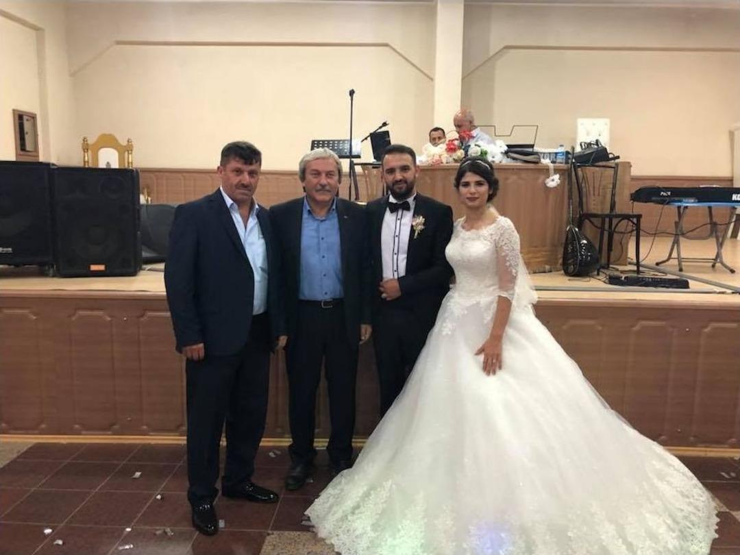 Rekortmen Başkan D&uuml;ğ&uuml;nden D&uuml;ğ&uuml;ne Koşuyor