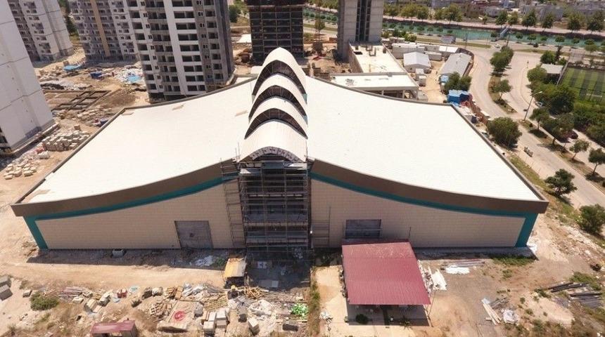 Y&uuml;reğir&rsquo;in İlk Kapalı Y&uuml;zme Havuzu Ve Spor Kompleksi