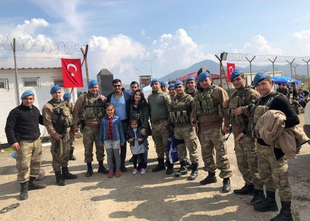 J&ouml;h Babası İle Birlikte Suriye Sınırına Gitti