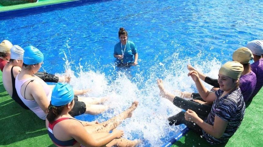 Büyükşehirden Portatif Yüzme Havuzu