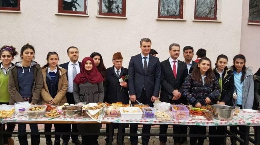 Mustafa Erdemoğlu Anadolu Lisesinden Anlamlı Etkinlik