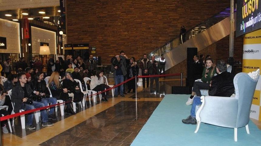 Mobiliyum Avm&rsquo;de &Ouml;zge Ulusoy R&uuml;zgarı