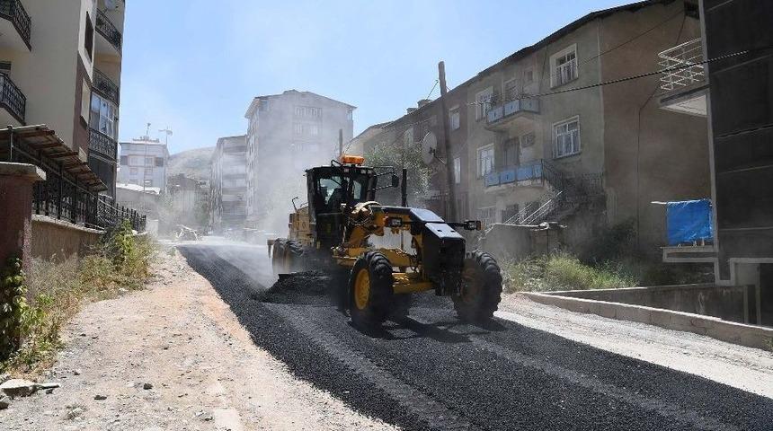 Muş&rsquo;ta Yol Asfaltlama &Ccedil;alışması