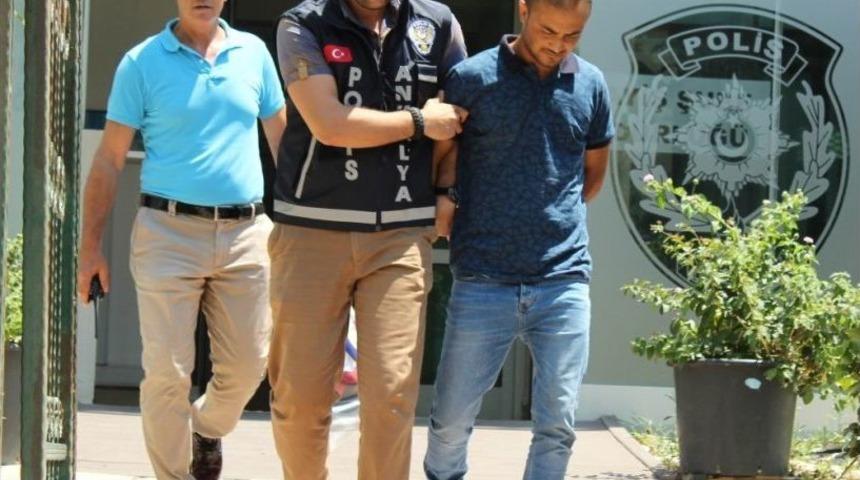 Antalya&rsquo;da Şapka Ve Kapuşonlu Market Soygunu