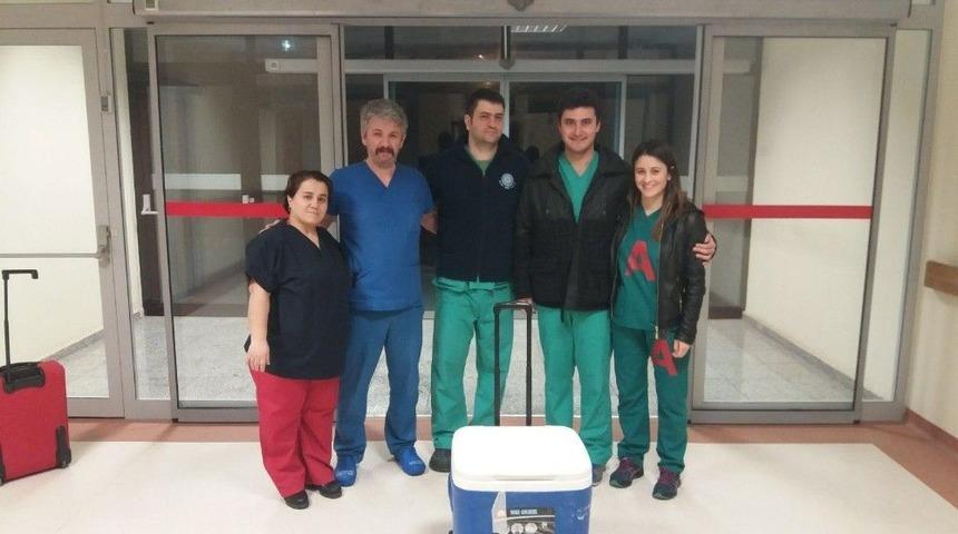 Beyin &Ouml;l&uuml;m&uuml; Ger&ccedil;ekleşen Kadının Organları 2 Hastaya Umut Oldu