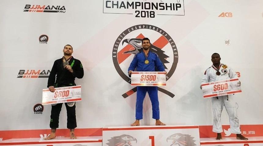 Yakın Doğu Üniversitesi Brazilian Jiu Jitsu Takımı Başantrenörü Dünya Şampiyonu
