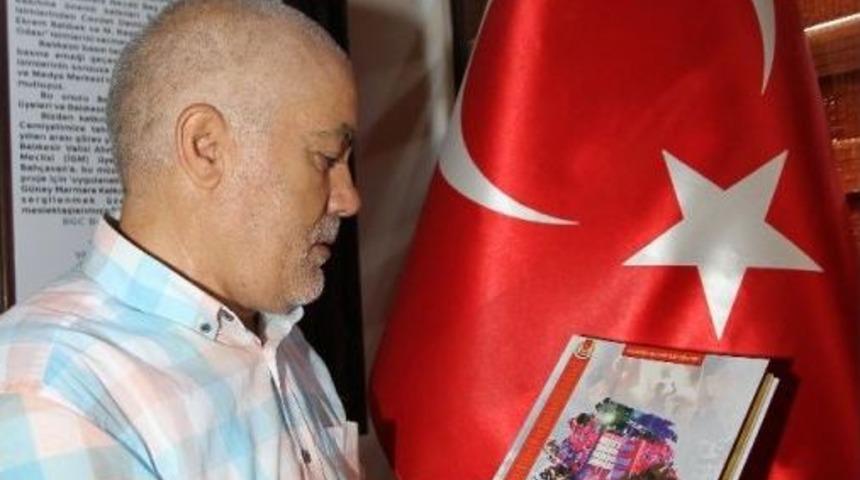 Balıkesir&rsquo;in 15 Temmuz Manşetleri Kitap Oldu