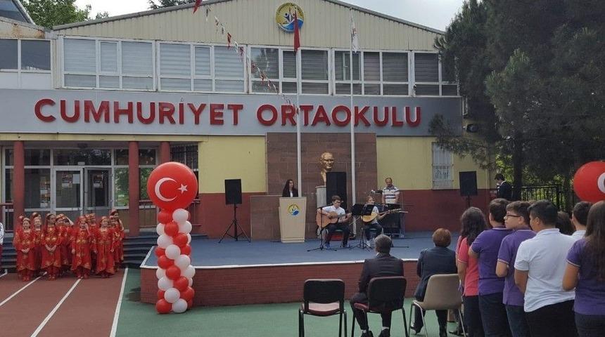 Cumhuriyet Ortaokulu T&uuml;rkiye 3.&rsquo;s&uuml; Oldu