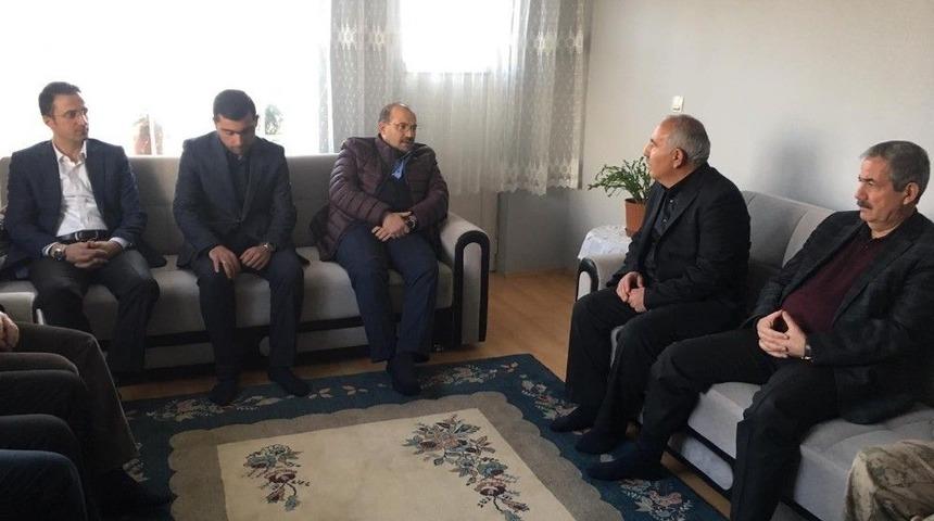 Bitlis Valisi Ustaoğlu Şehit Ailelerini Ziyaret Etti