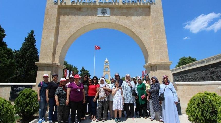 Saruhanlı Belediyesi Nuriyeli Kadınları &Ccedil;anakkale&rsquo;ye G&ouml;t&uuml;rd&uuml;