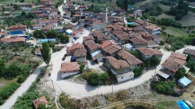 Gördes Ve Selendi’de Alt Ve Üstyapı Çalışmaları