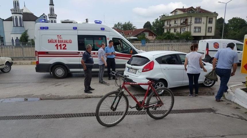 Bisiklet İle Otomobil &Ccedil;arpıştı, 1 Kişi Yaralandı