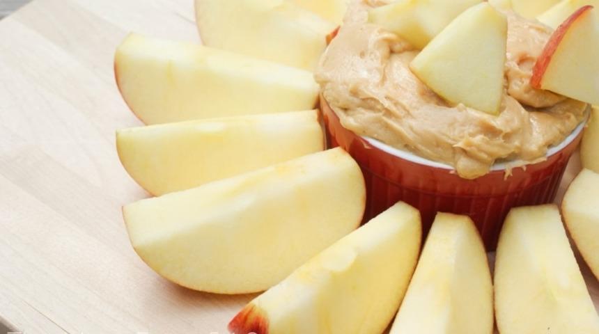 Fıstık Ezmeli, Yoğurtlu Dip Sos