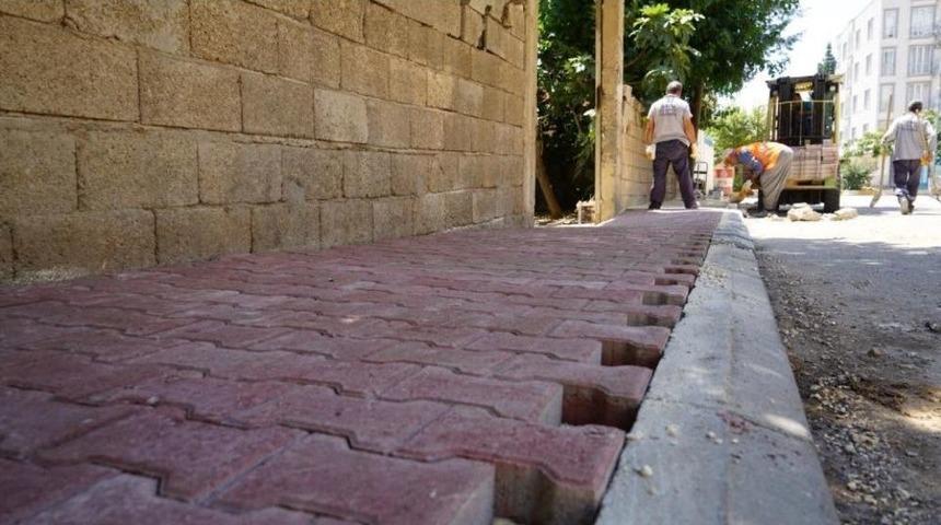 Malazgirt Mahallesinde Kaldırım Çalışması