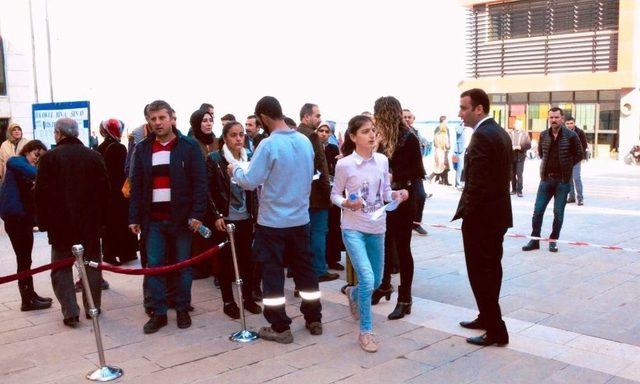 Bursluluk Sınavına Öğrencilerden Yoğun İlgi