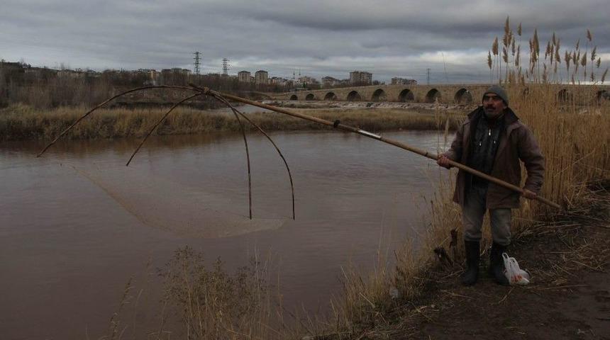 Kızılırmak Neden Kırmızı?