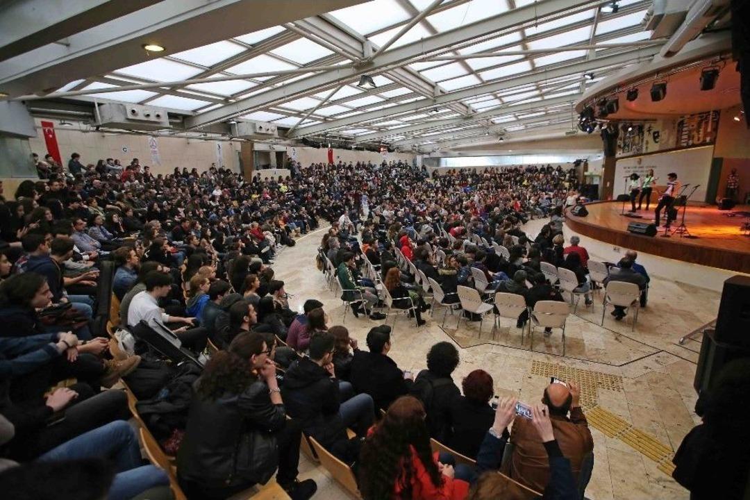 Karşıyaka&rsquo;da &lsquo;liseli M&uuml;zisyenler&rsquo; Yarıştı