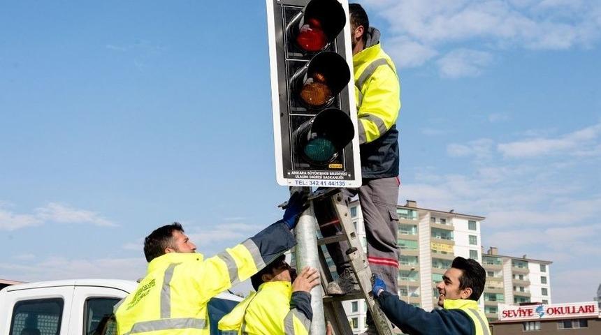 Başkent&rsquo;te 70 Kavşağa Sinyalizasyon Sistemi Kuruluyor