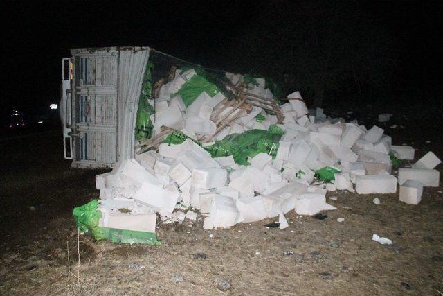 Elazığ&rsquo;da Kamyon Devrildi: 1 Yaralı 1