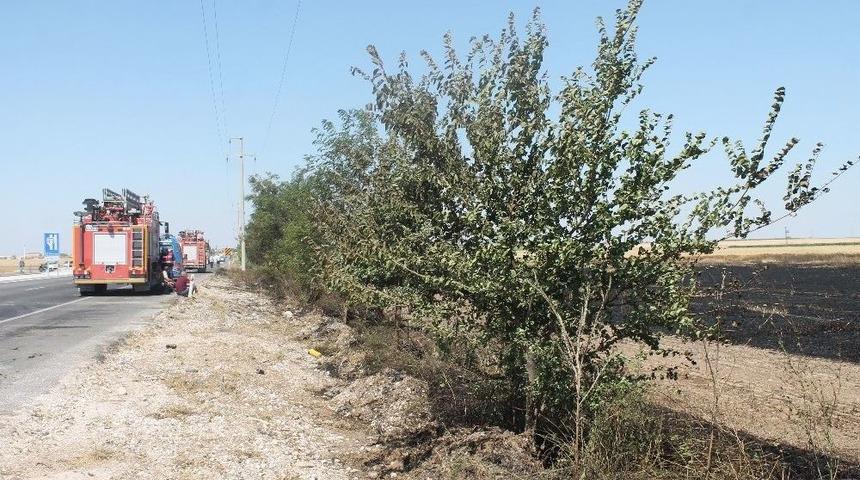 Ekili Buğdaylar Tarlada Yanarak K&uuml;l Oldu