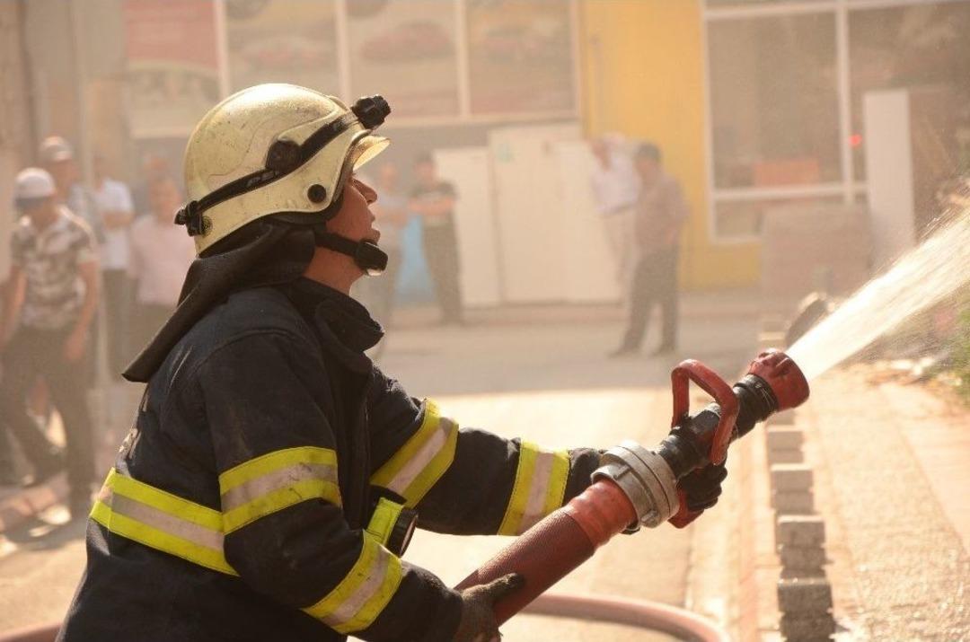 Eskişehir&rsquo;de Terk Edilmiş Binada &Ccedil;ıkan Yangın Korkuttu