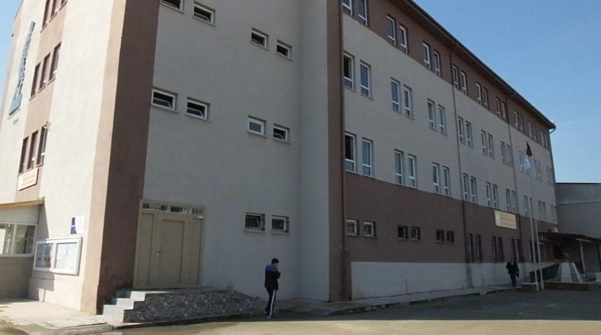 Kınalı Eller Fayans D&ouml;ş&uuml;yor