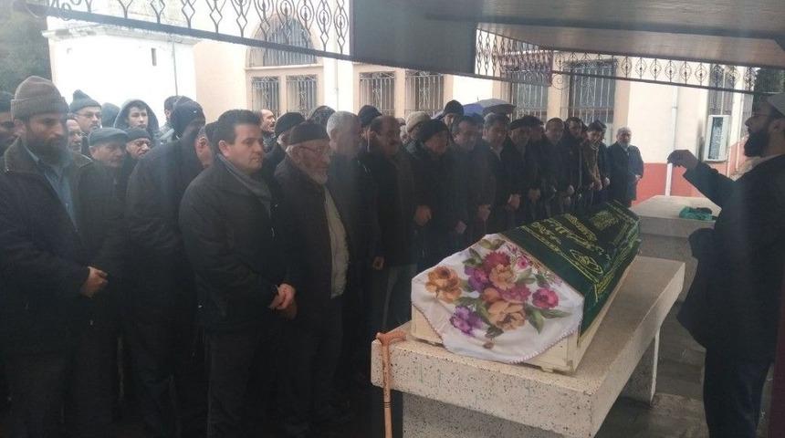 Kolundaki Bilezikleri İ&ccedil;in &Ouml;ld&uuml;r&uuml;len Yaşlı Kadın, Toprağa Verildi