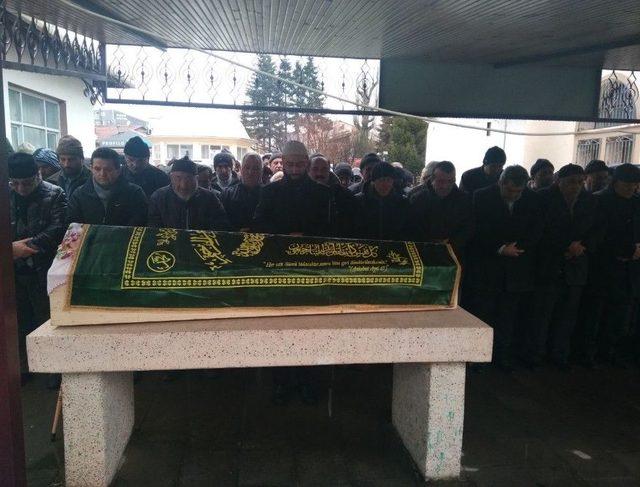 Kolundaki Bilezikleri İ&ccedil;in &Ouml;ld&uuml;r&uuml;len Yaşlı Kadın, Toprağa Verildi 1