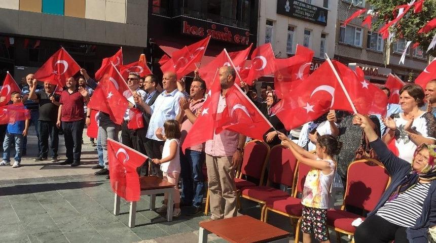 Kasımpaşa&rsquo;da Cumhurbaşkanı Erdoğan&rsquo;ın Yemini Coşkuyla İzlendi