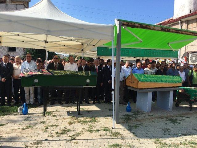 Tren Kazasında Hayatını Kaybeden Ayşe Başaran Ve Erg&uuml;n Kerpi&ccedil; Son Yolculuğuna Uğurlandı 1