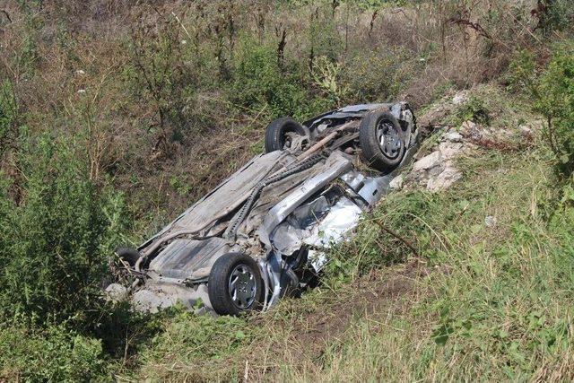 Tekirdağ’da Virajı Alamayan Otomobil Tarlaya Uçtu: 2 Yaralı