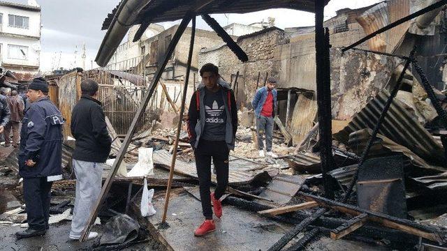 25 Dükkanın Kül Olduğu Yangında Facianın Boyutu Sabah Ortaya Çıktı