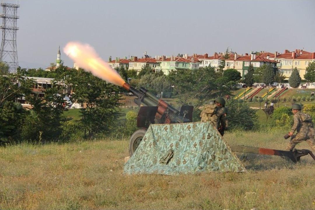 Eskişehir&rsquo;de Erdoğan İ&ccedil;in 101 Pare Top Atışı