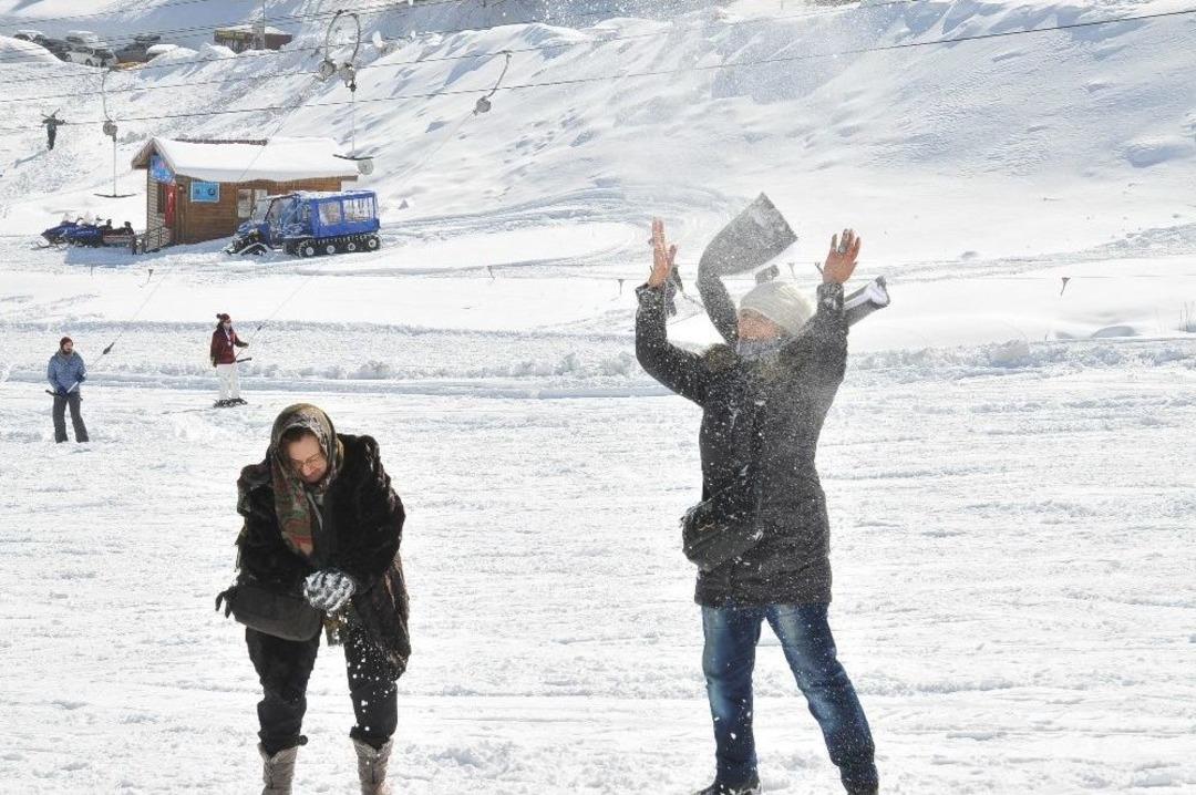 Uludağ&rsquo;da Kar Sevinci