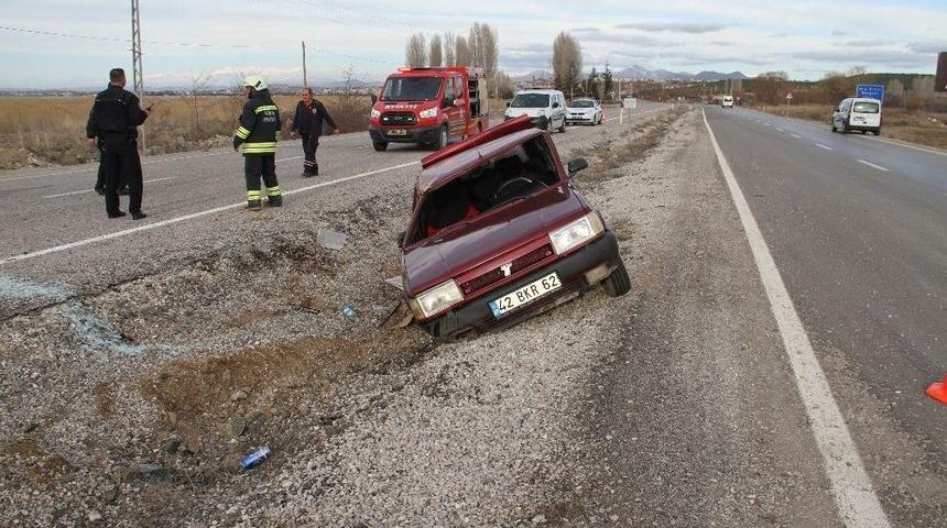 Beyşehir&rsquo;de Otomobil Takla Attı, S&uuml;r&uuml;c&uuml; Yaralandı