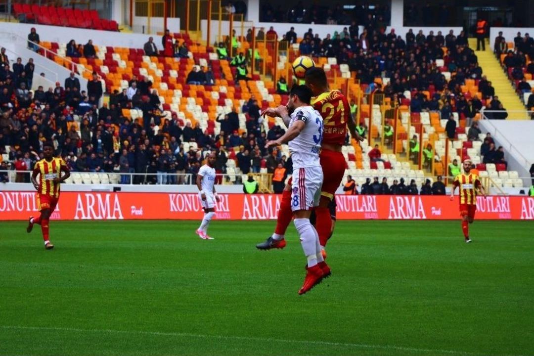Spor Toto S&uuml;per Lig: Evkur Yeni Malatyaspor: 1 - Kardemir Karab&uuml;kspor: (ilk Yarı)