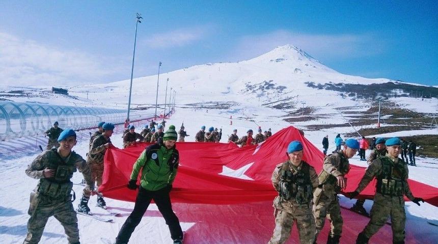 Sivas&rsquo;ta Komandolara Kayak Eğitimi