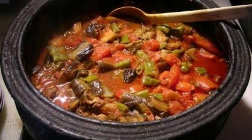 Güveçte Etli Patlıcan