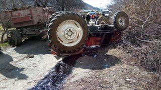 Devrilen Traktörün Altında Kalan Çiftçi Feci Şekilde Can Verdi