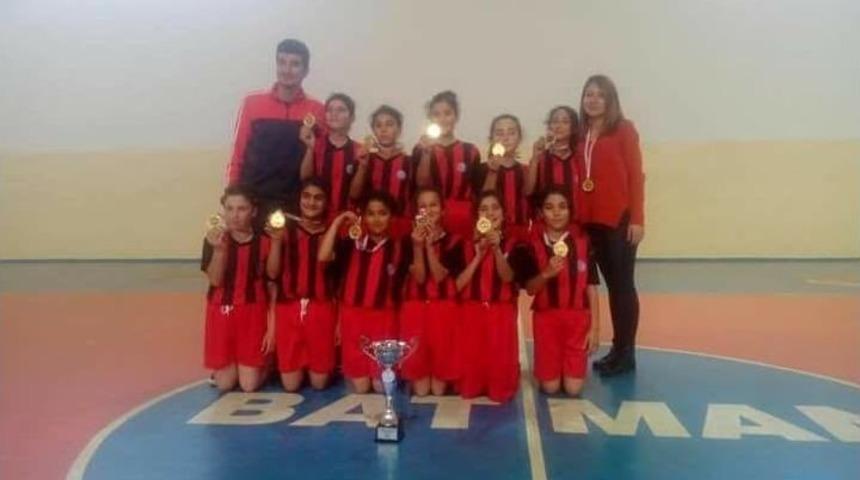 Yıldızlar Basketbol M&uuml;sabakalarında Beşiri Yibo Birinci Oldu