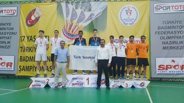 Badminton Türkiye Şampiyonası’na Erzincanlı Sporcular Damgasını Vurdu