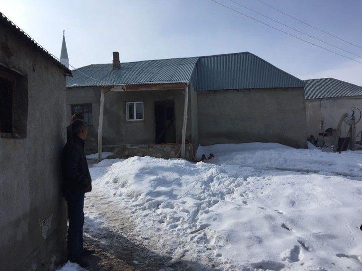 Çaldıran’da Ev Yangını G1