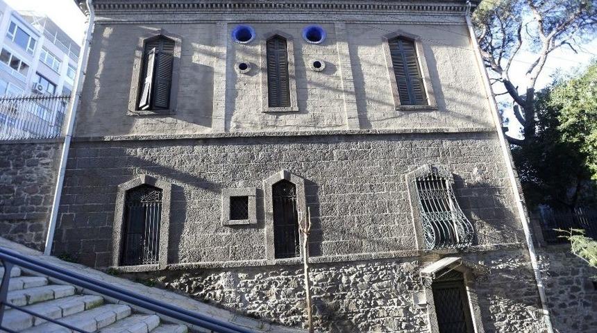 Tarihi K&ouml;şk Gen&ccedil;lik Merkezi Oluyor