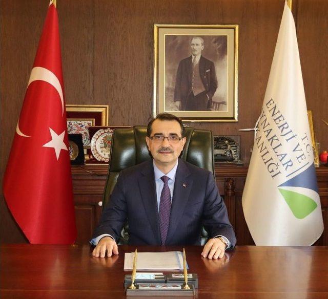 Bakan Dönmez’in Baba Evinde Sevinç Hakim