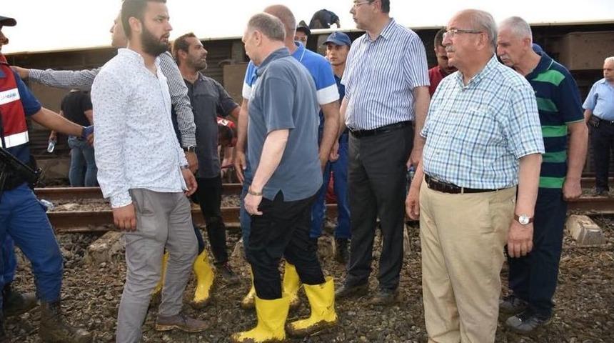 Belediye Başkanları Kaza B&ouml;lgesine Gitti