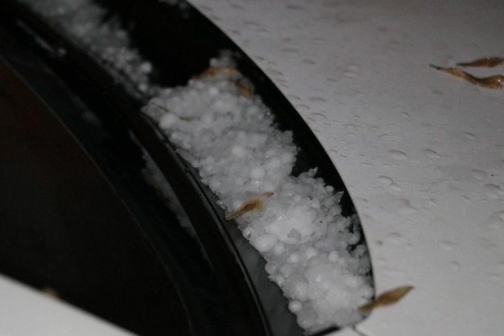 Adanalılar Fındık Büyüklüğündeki Doluyla Kar Topu Oynadı G3