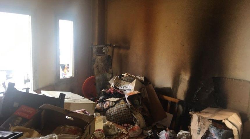 Emekli Öğretmen Evinde Çıkan Yangında Hayatını Kaybetti